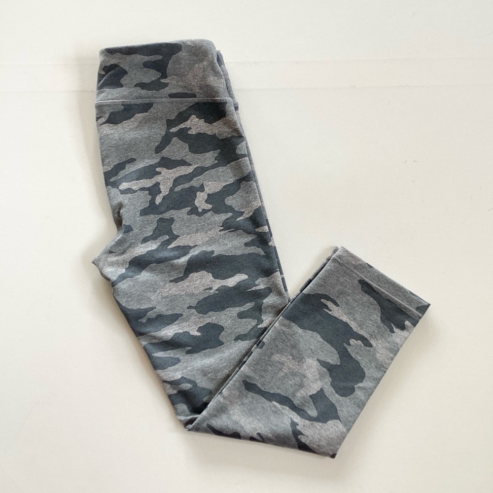 Athleta Girl Gray Camo Chit Chat Capri